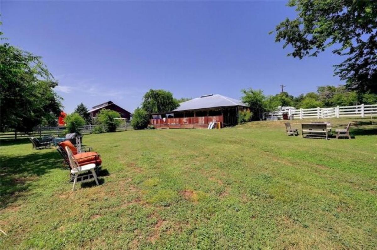 Picture of Home For Sale in Driftwood, Texas, United States