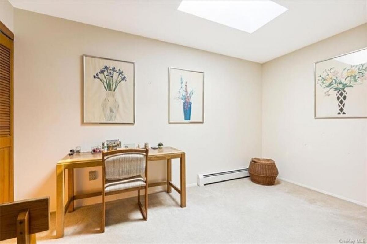 Picture of Home For Sale in Scarsdale, New York, United States