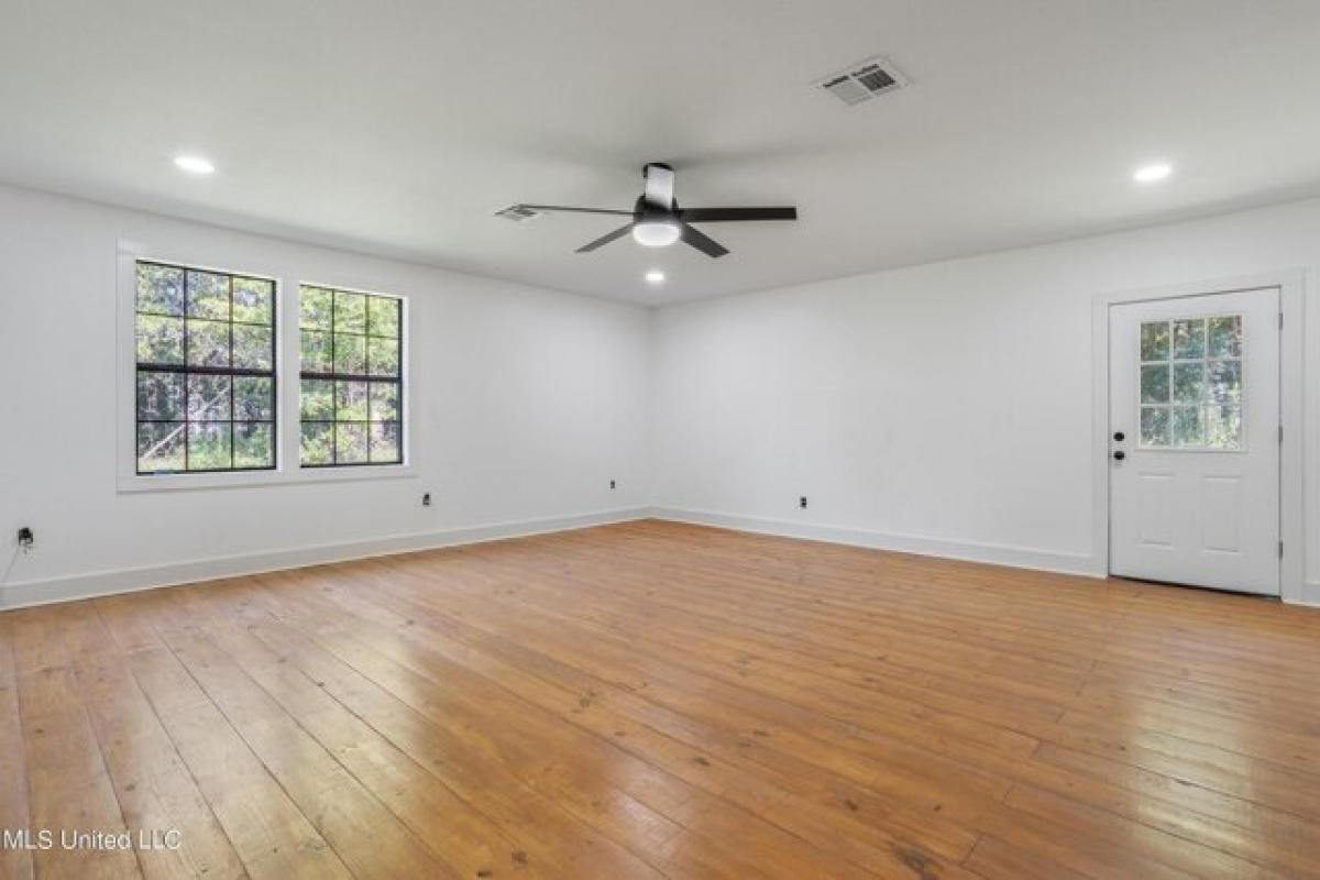 Picture of Home For Sale in Long Beach, Mississippi, United States