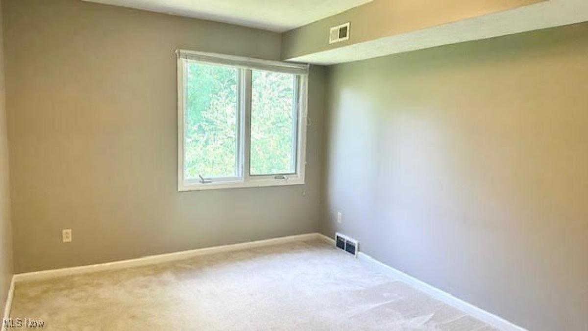 Picture of Home For Sale in Mentor, Ohio, United States