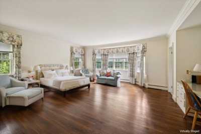 Home For Sale in Southampton, New York