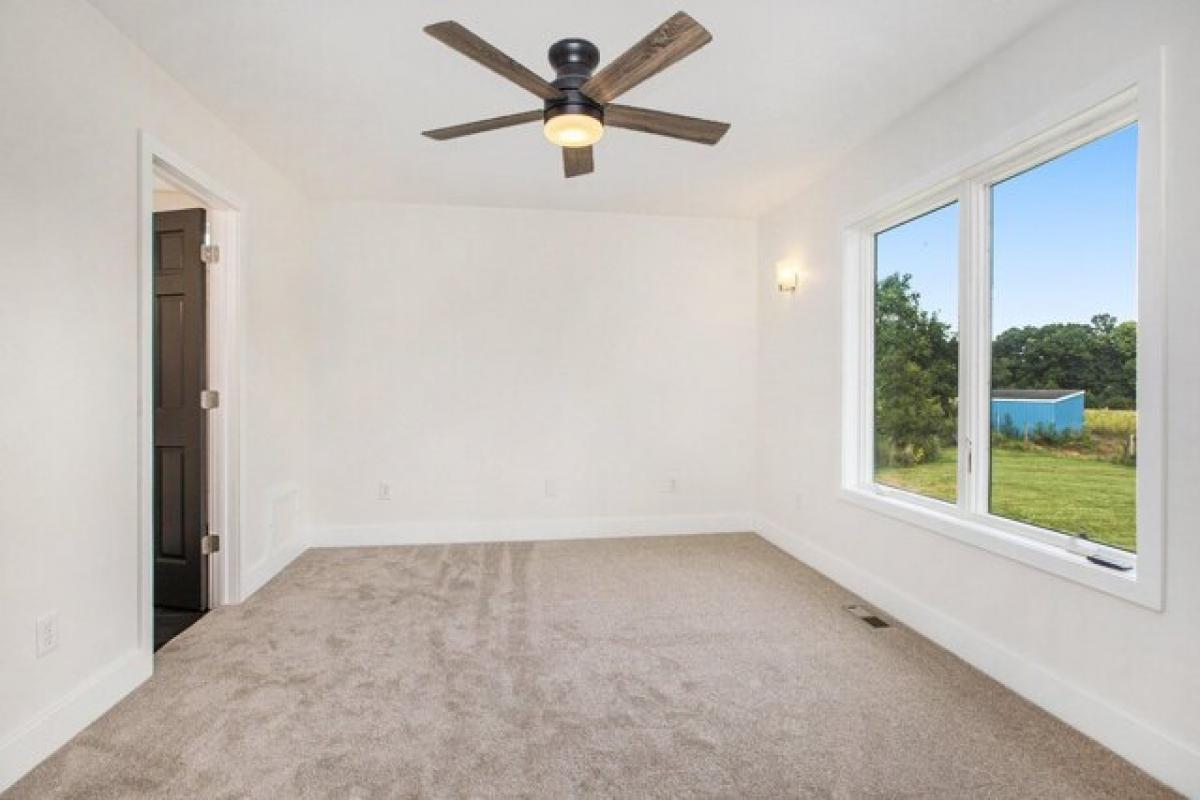 Picture of Home For Sale in Jackson, Michigan, United States