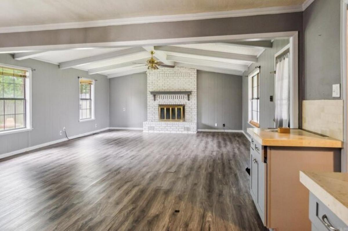 Picture of Home For Sale in Texarkana, Arkansas, United States