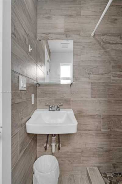 Home For Rent in Coconut Grove, Florida