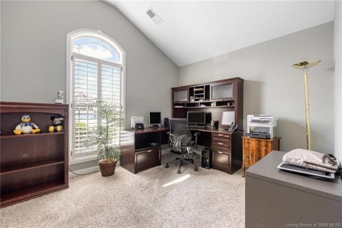 Picture of Home For Sale in Charlestown, Indiana, United States