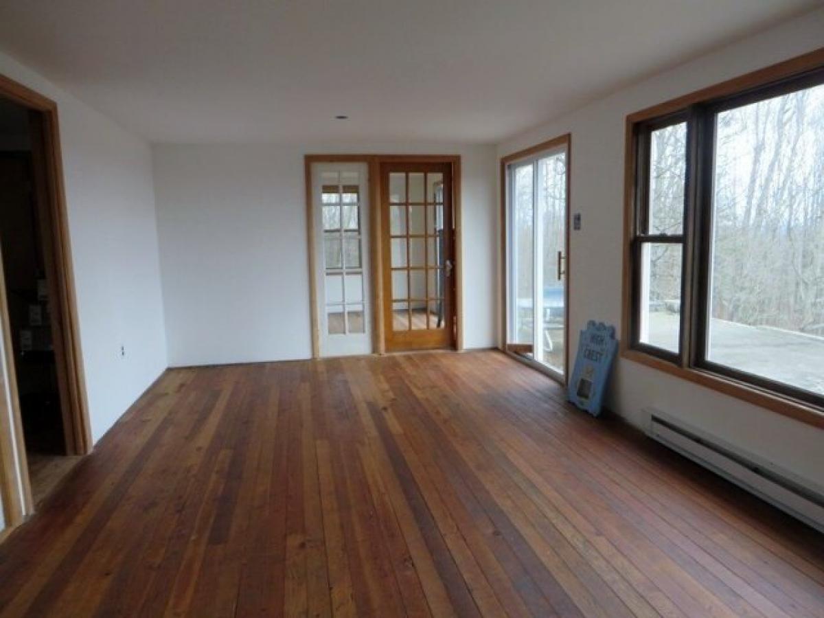 Picture of Home For Sale in New Albany, Pennsylvania, United States