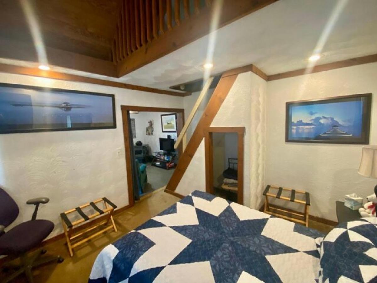 Picture of Home For Sale in Aurora, Indiana, United States