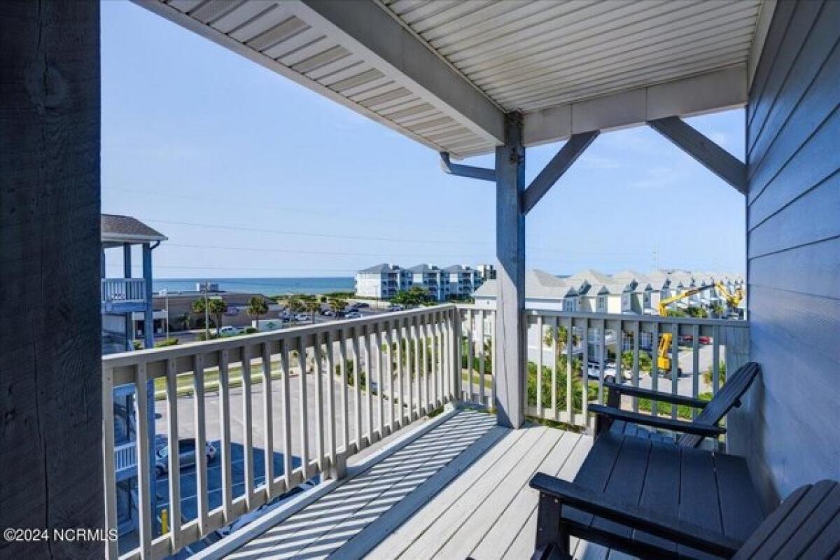 Picture of Home For Sale in Atlantic Beach, North Carolina, United States