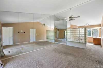 Home For Sale in Grand Blanc, Michigan