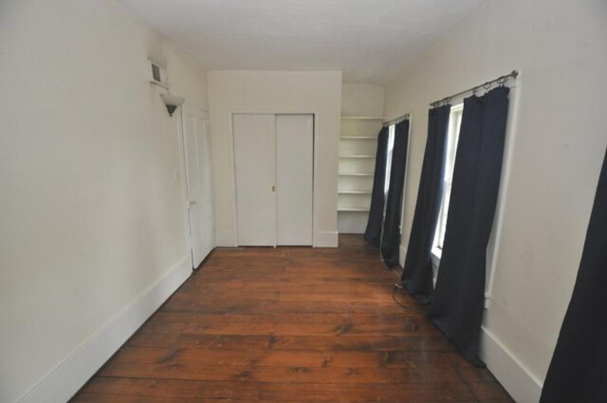 Picture of Home For Sale in Antioch, Illinois, United States