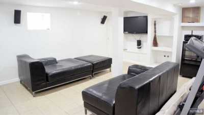 Home For Rent in Cliffside Park, New Jersey