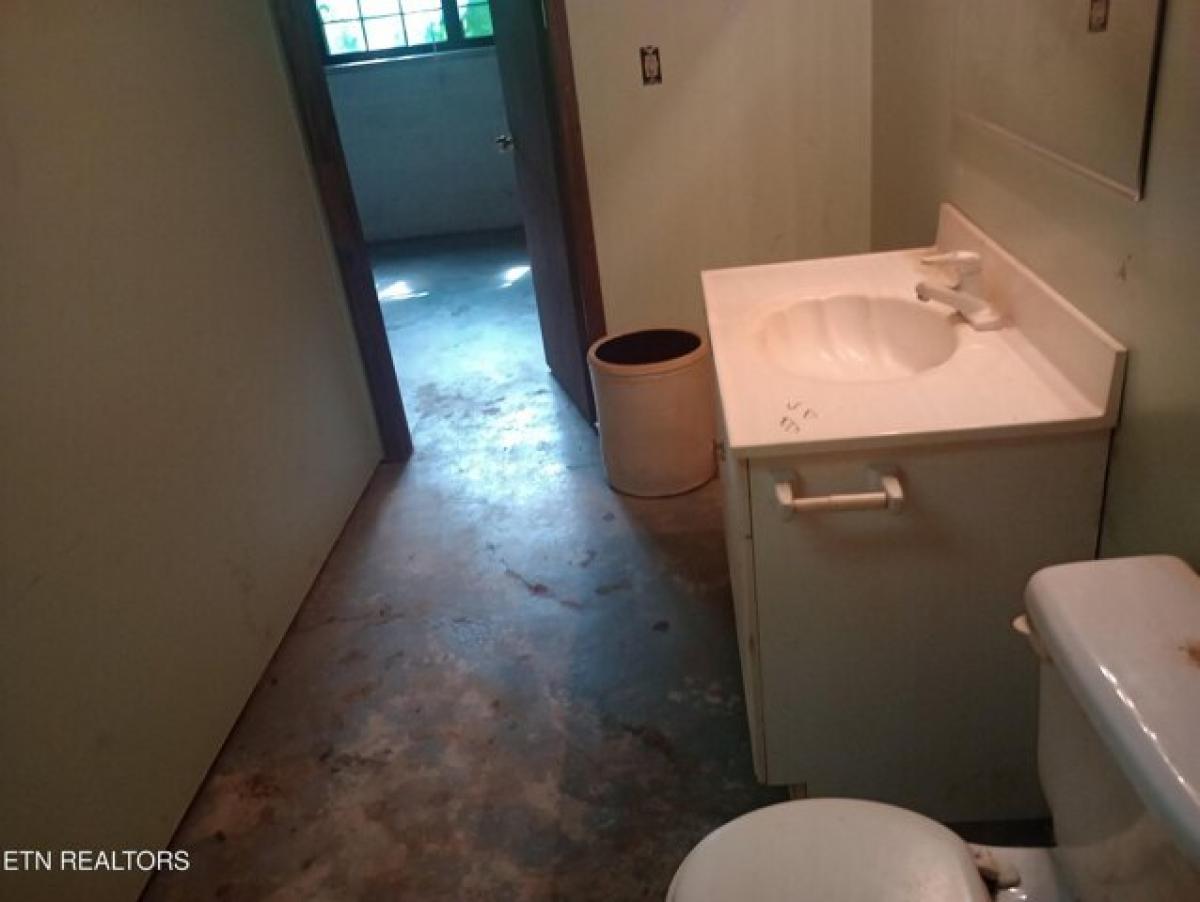 Picture of Home For Sale in Wartburg, Tennessee, United States