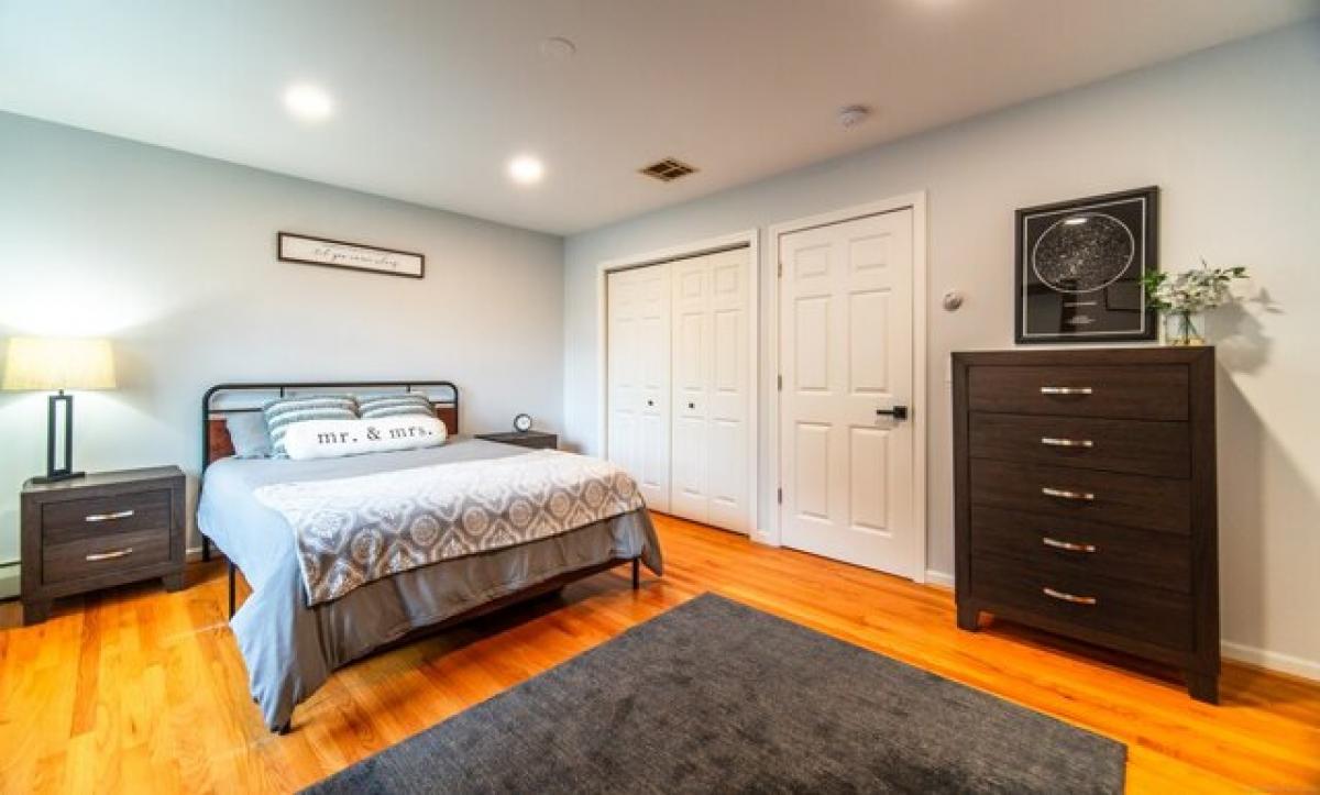 Picture of Home For Sale in Middletown, Connecticut, United States