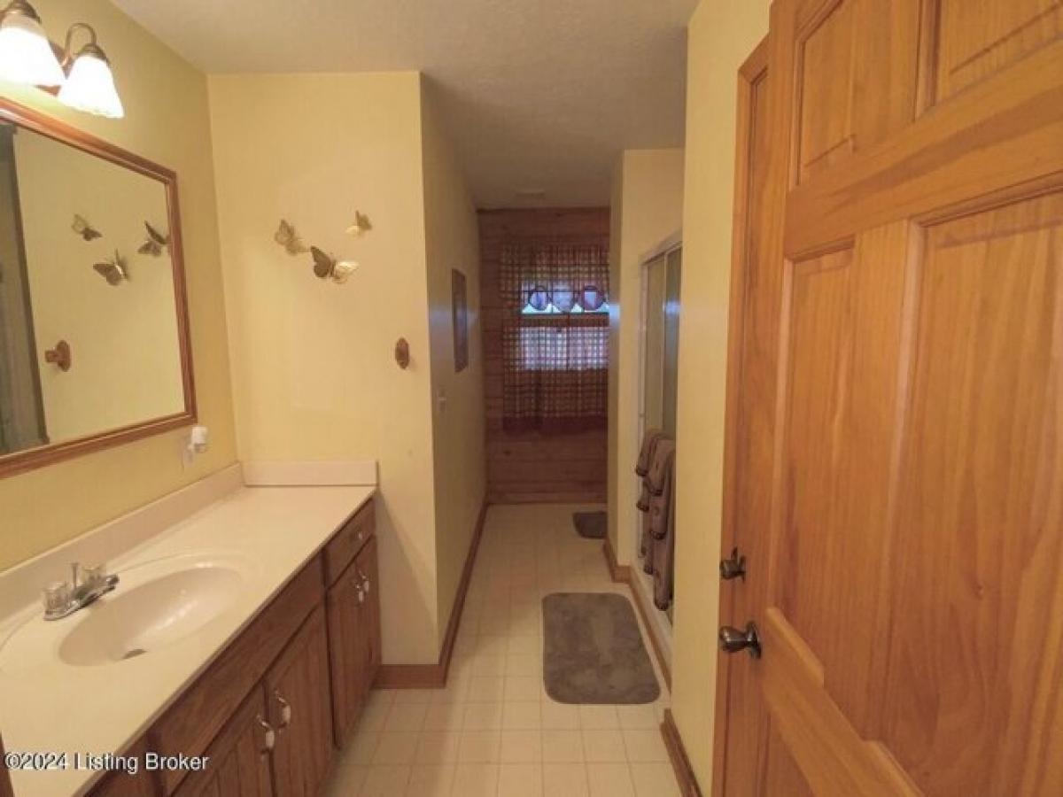 Picture of Home For Sale in Falls of Rough, Kentucky, United States