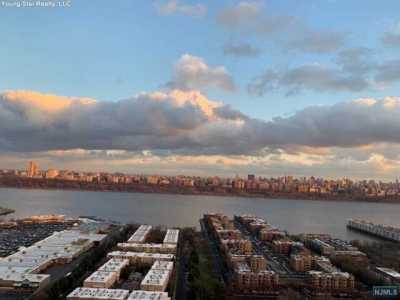 Home For Rent in Cliffside Park, New Jersey