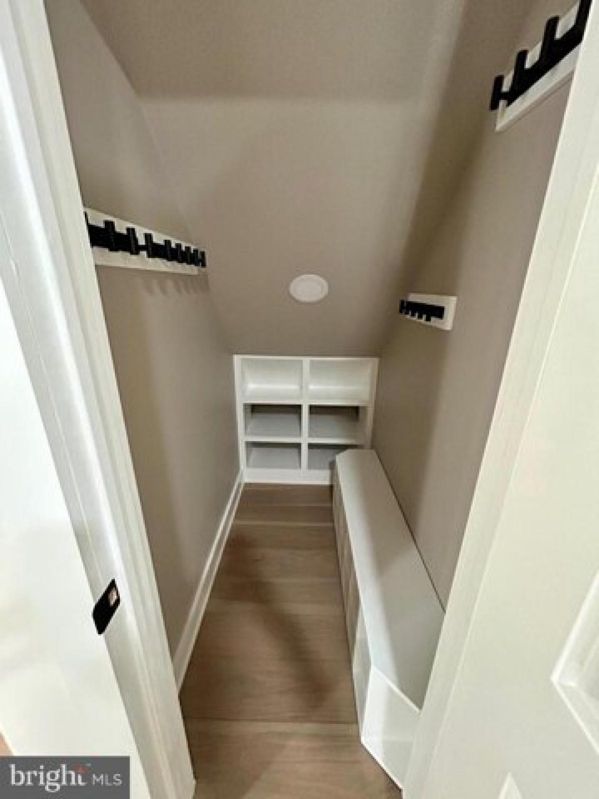 Picture of Home For Sale in East Windsor, New Jersey, United States