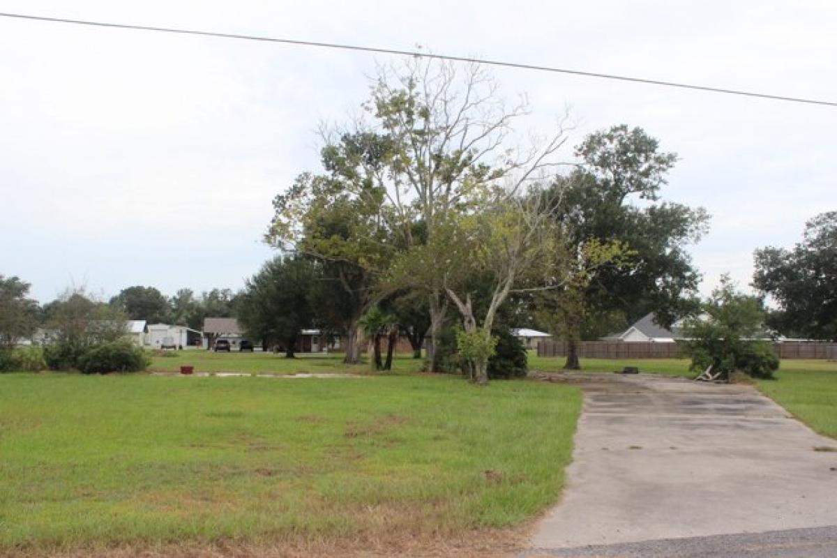 Picture of Residential Land For Sale in Lake Charles, Louisiana, United States