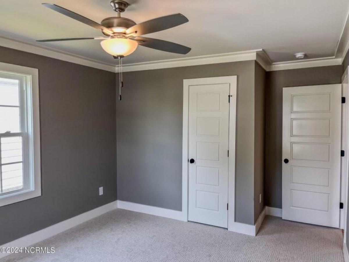 Picture of Home For Sale in Morehead City, North Carolina, United States