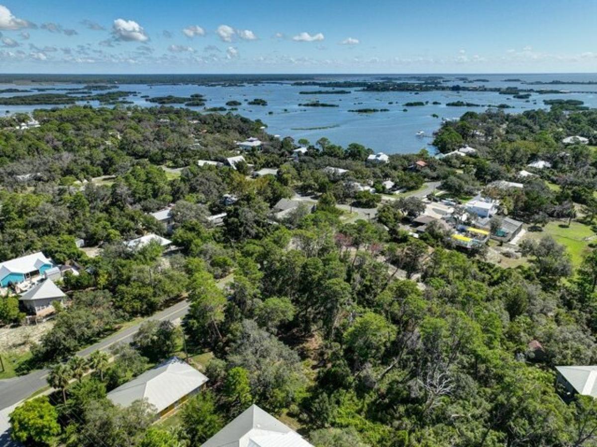 Picture of Residential Land For Sale in Cedar Key, Florida, United States