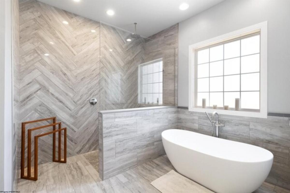 Picture of Home For Sale in Bridgeport, West Virginia, United States