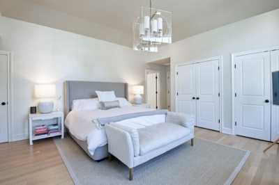 Home For Sale in Manhasset, New York