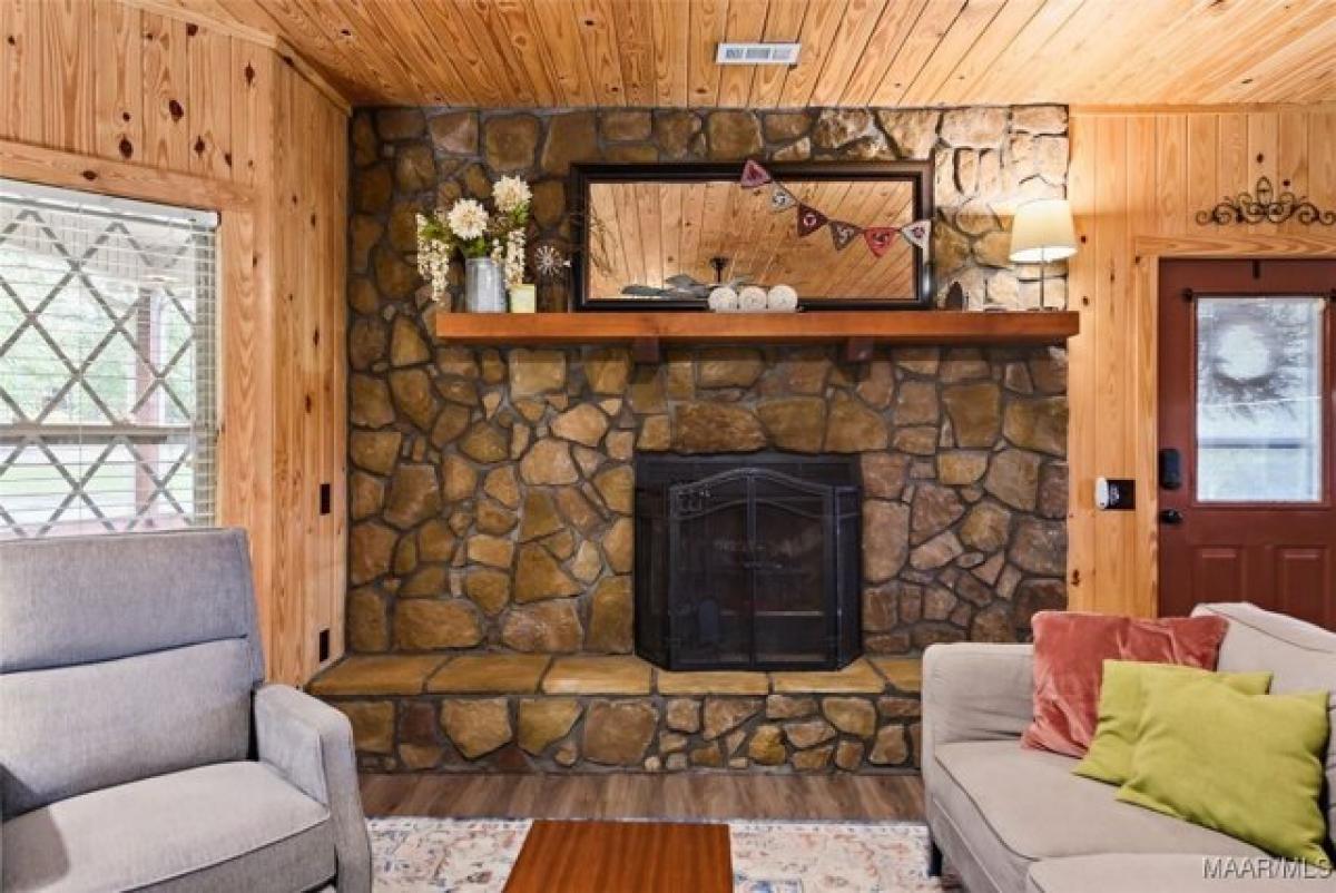 Picture of Home For Sale in Elba, Alabama, United States