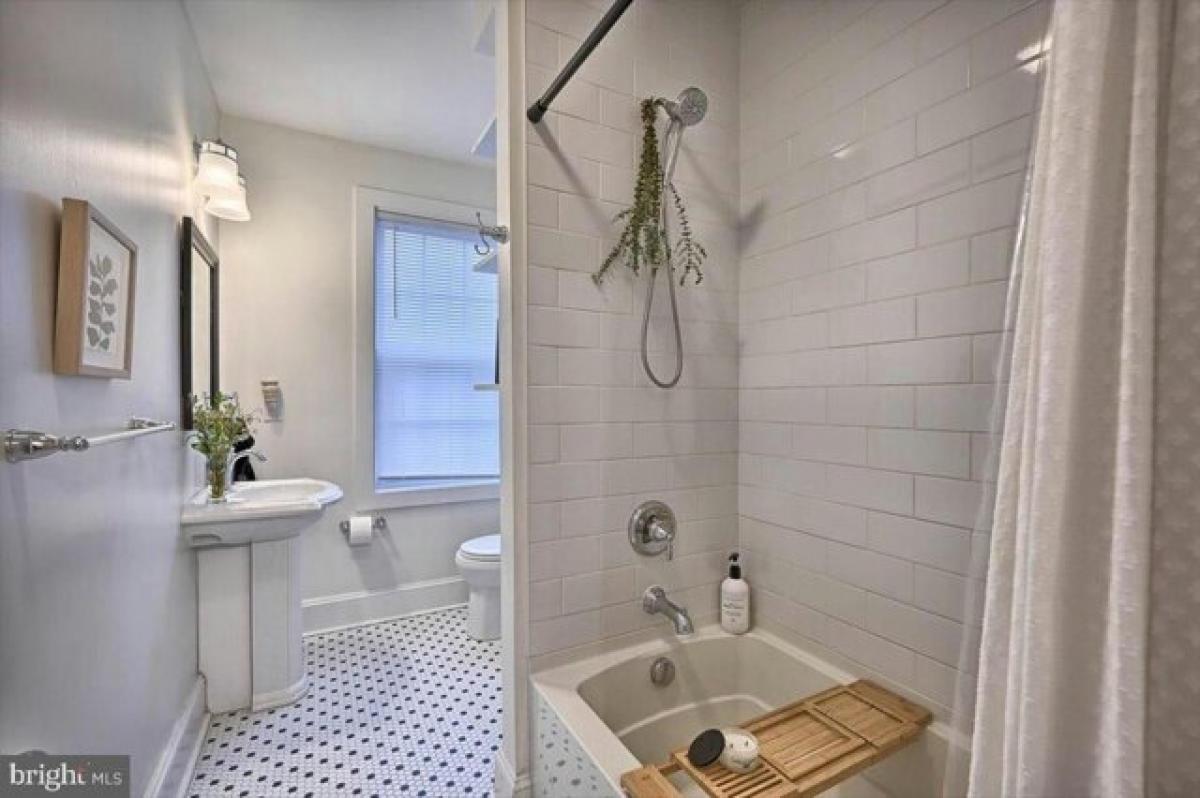 Picture of Home For Sale in Lancaster, Pennsylvania, United States