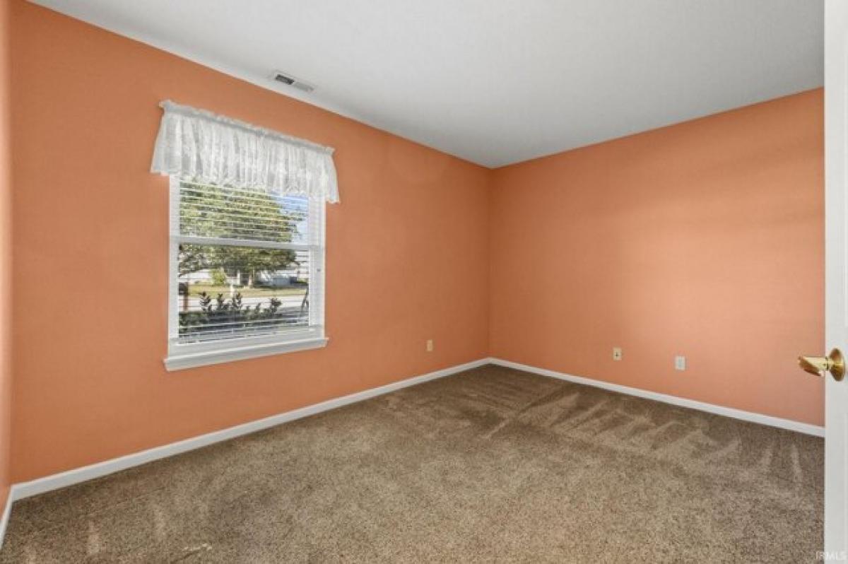 Picture of Home For Sale in New Haven, Indiana, United States