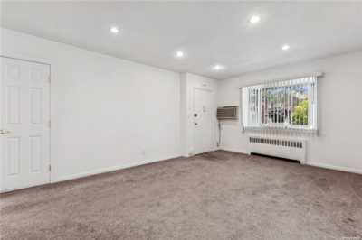 Home For Sale in Little Neck, New York