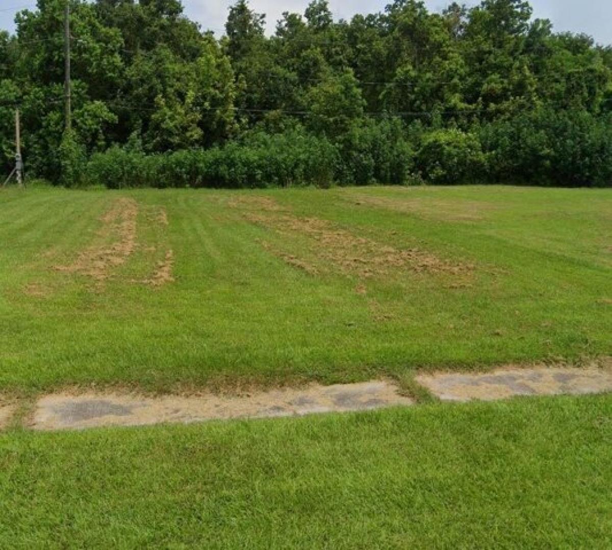 Picture of Residential Land For Sale in Meraux, Louisiana, United States