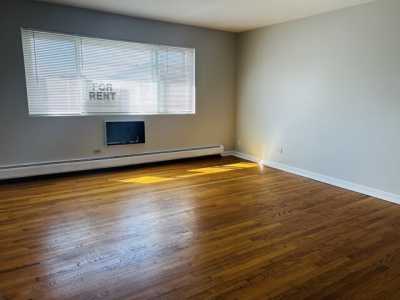 Home For Rent in Glenview, Illinois