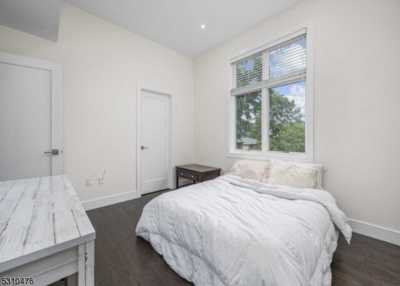 Home For Rent in Fort Lee, New Jersey