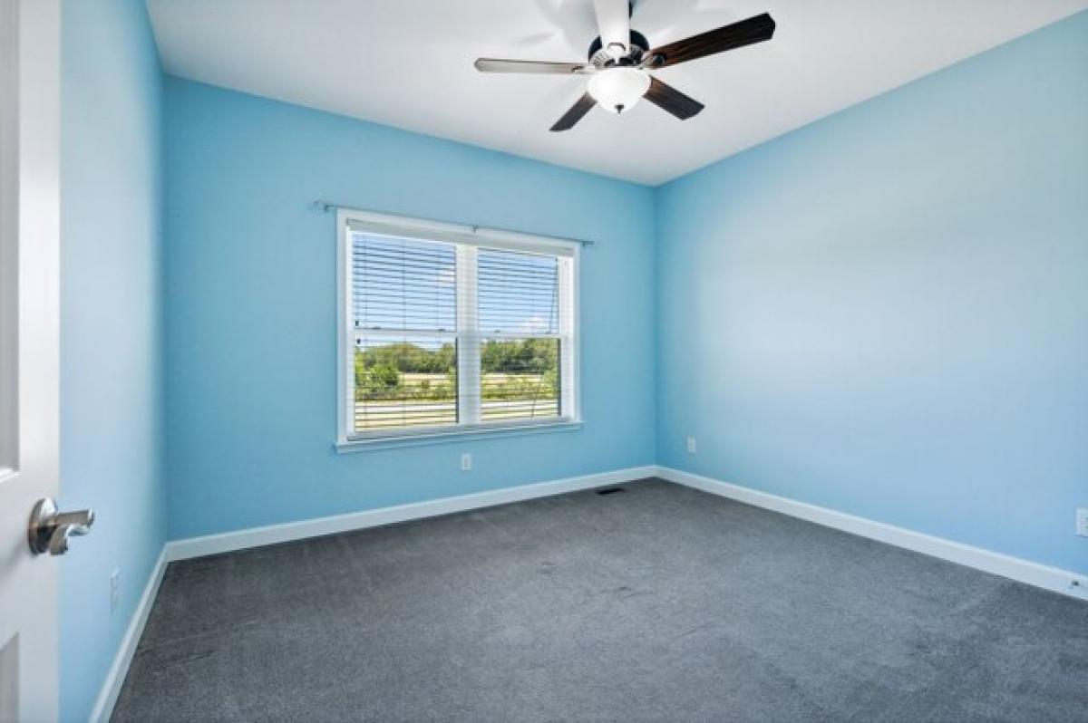 Picture of Home For Sale in Bon Aqua, Tennessee, United States