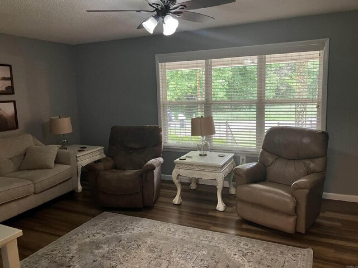 Picture of Home For Sale in Melbourne, Arkansas, United States