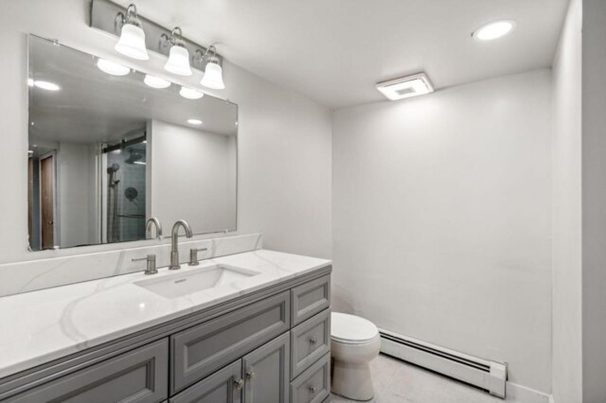 Picture of Home For Sale in Vassalboro, Maine, United States