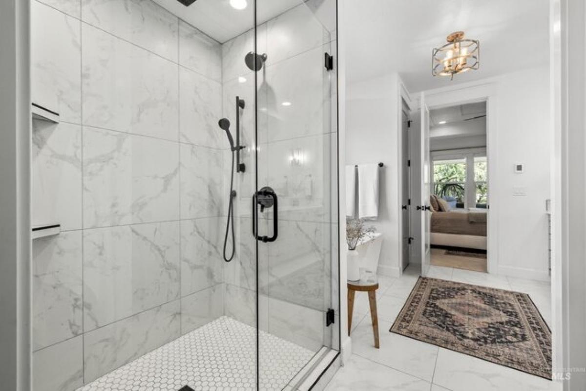 Picture of Home For Sale in Caldwell, Idaho, United States