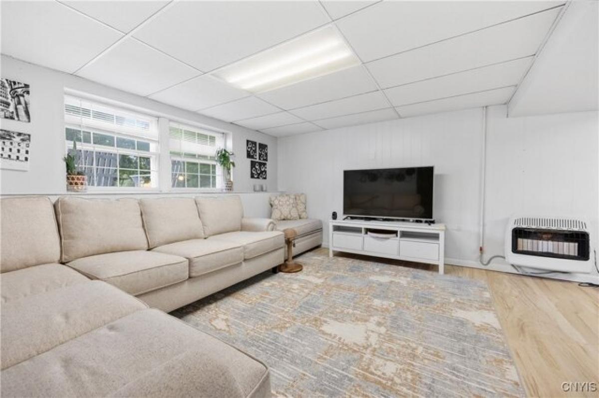 Picture of Home For Sale in Baldwinsville, New York, United States