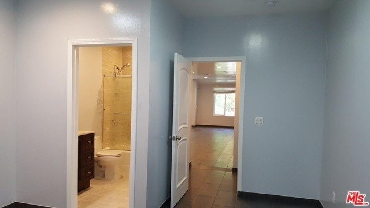 Picture of Home For Rent in Encino, California, United States