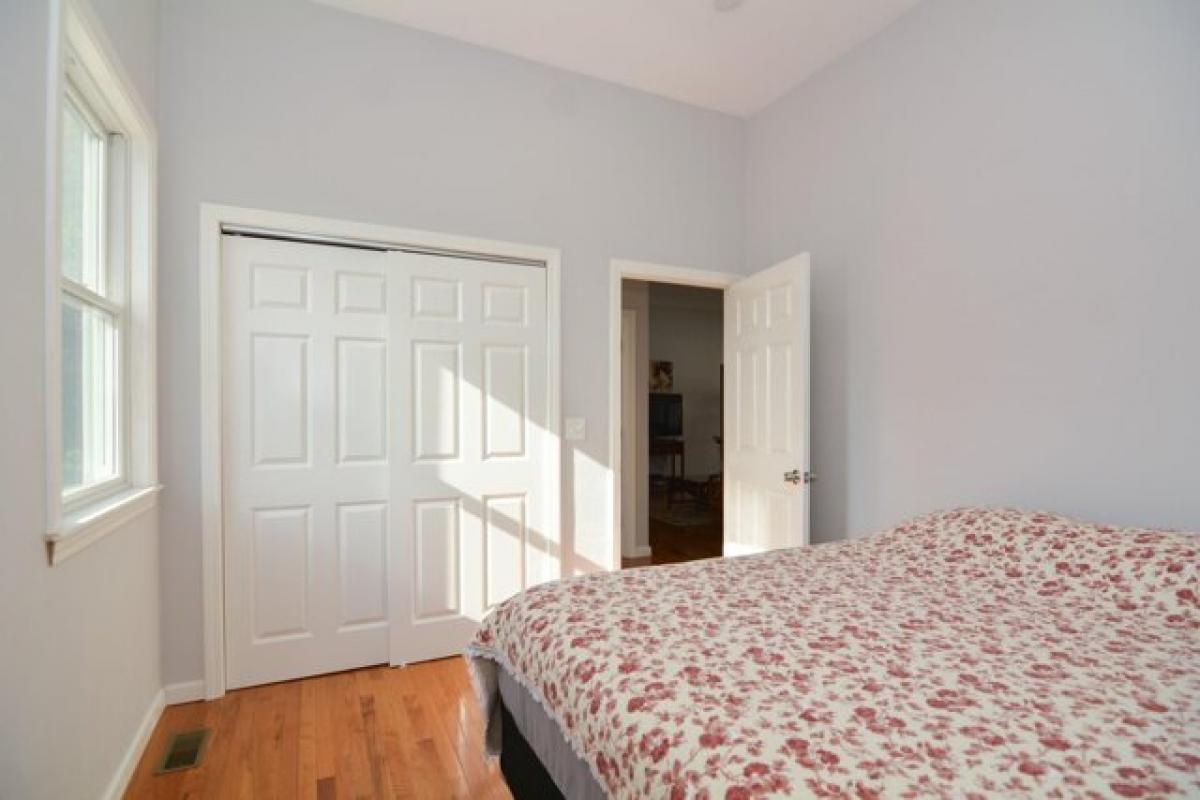 Picture of Home For Sale in Salem, New Hampshire, United States