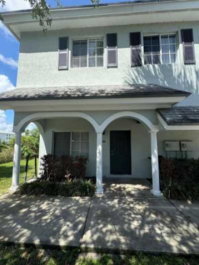Home For Rent in Palm Springs, Florida