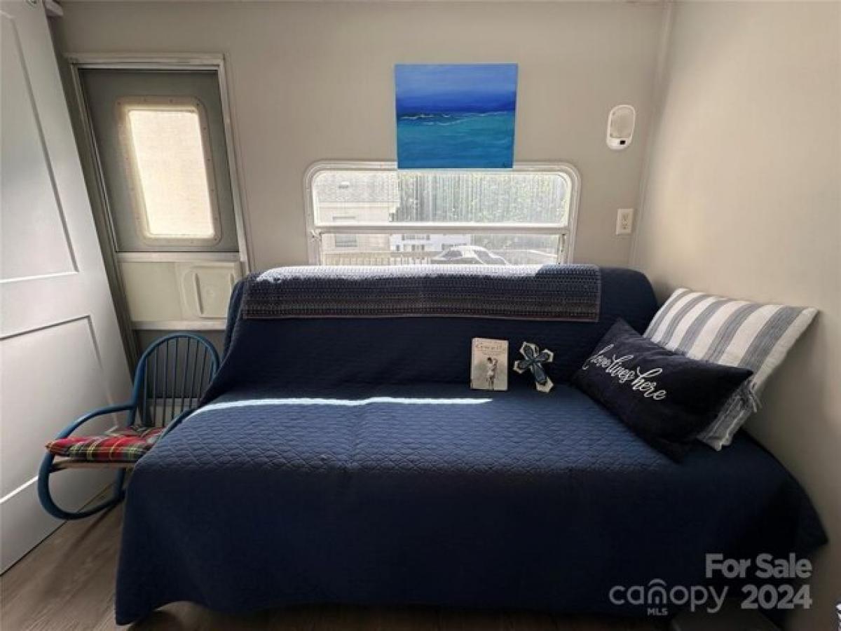 Picture of Home For Sale in New London, North Carolina, United States