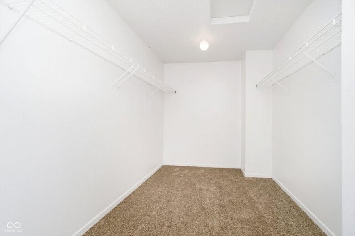 Picture of Home For Sale in Whiteland, Indiana, United States