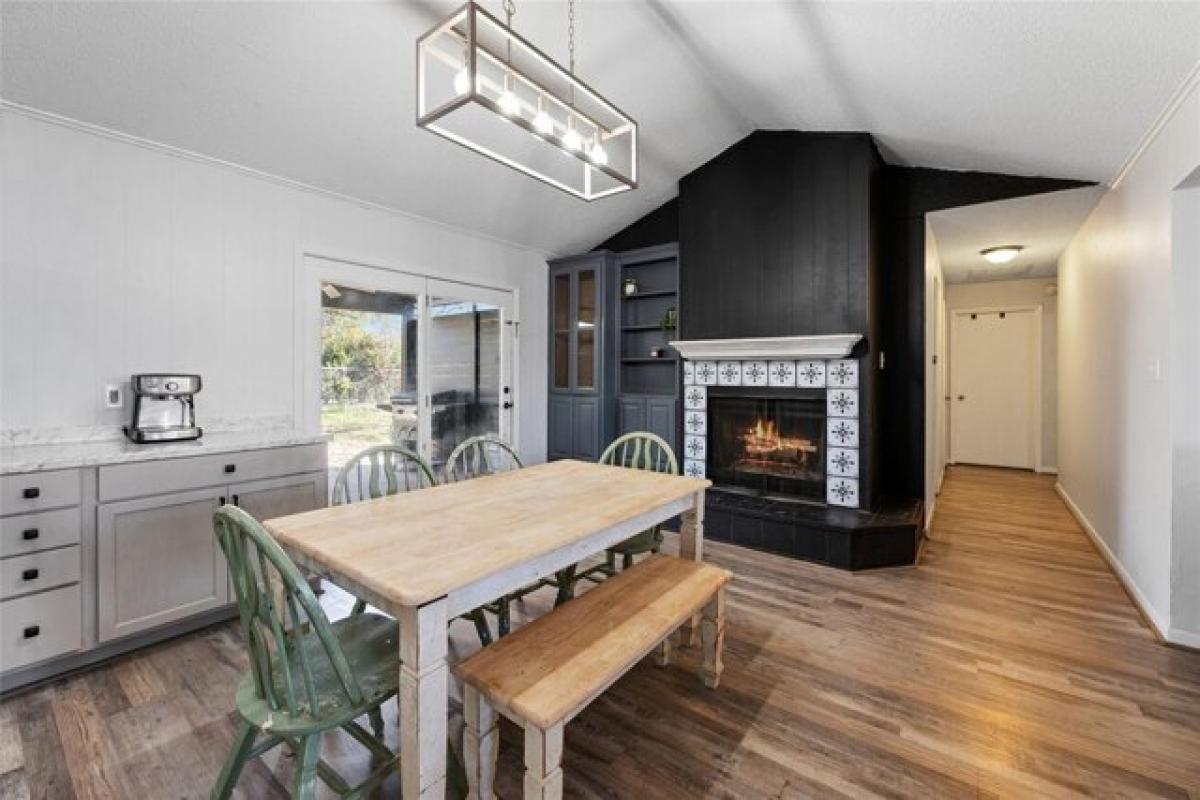 Picture of Home For Sale in Mineola, Texas, United States