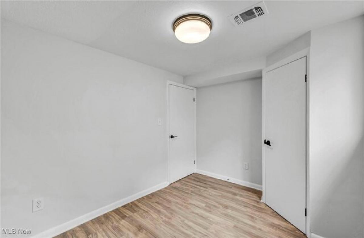 Picture of Home For Sale in Lorain, Ohio, United States