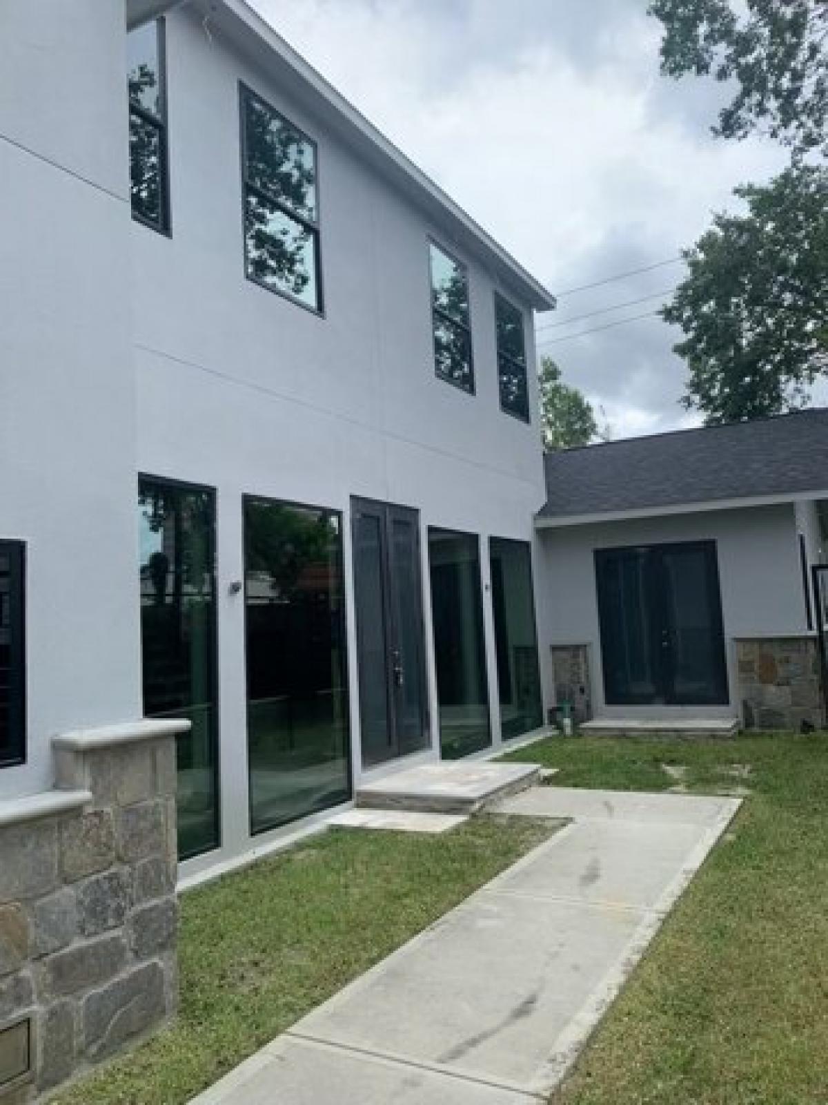 Picture of Home For Sale in Bellaire, Texas, United States