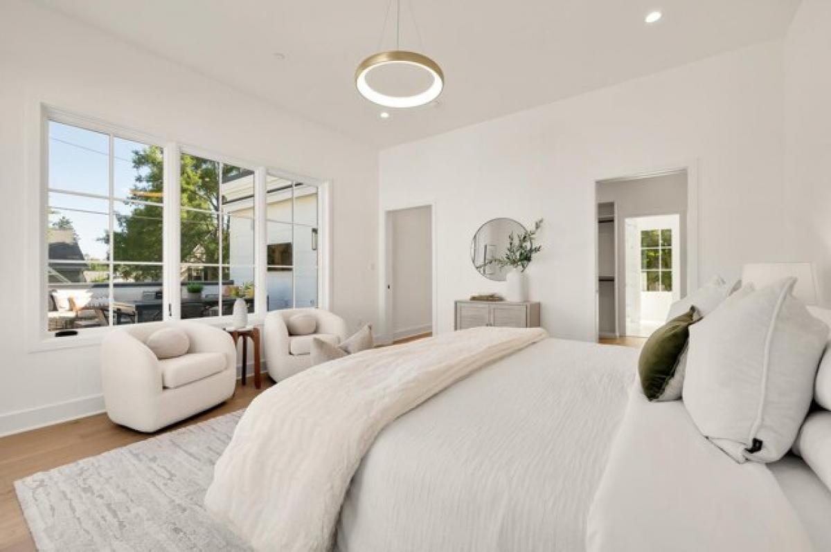 Picture of Home For Sale in Chevy Chase, Maryland, United States