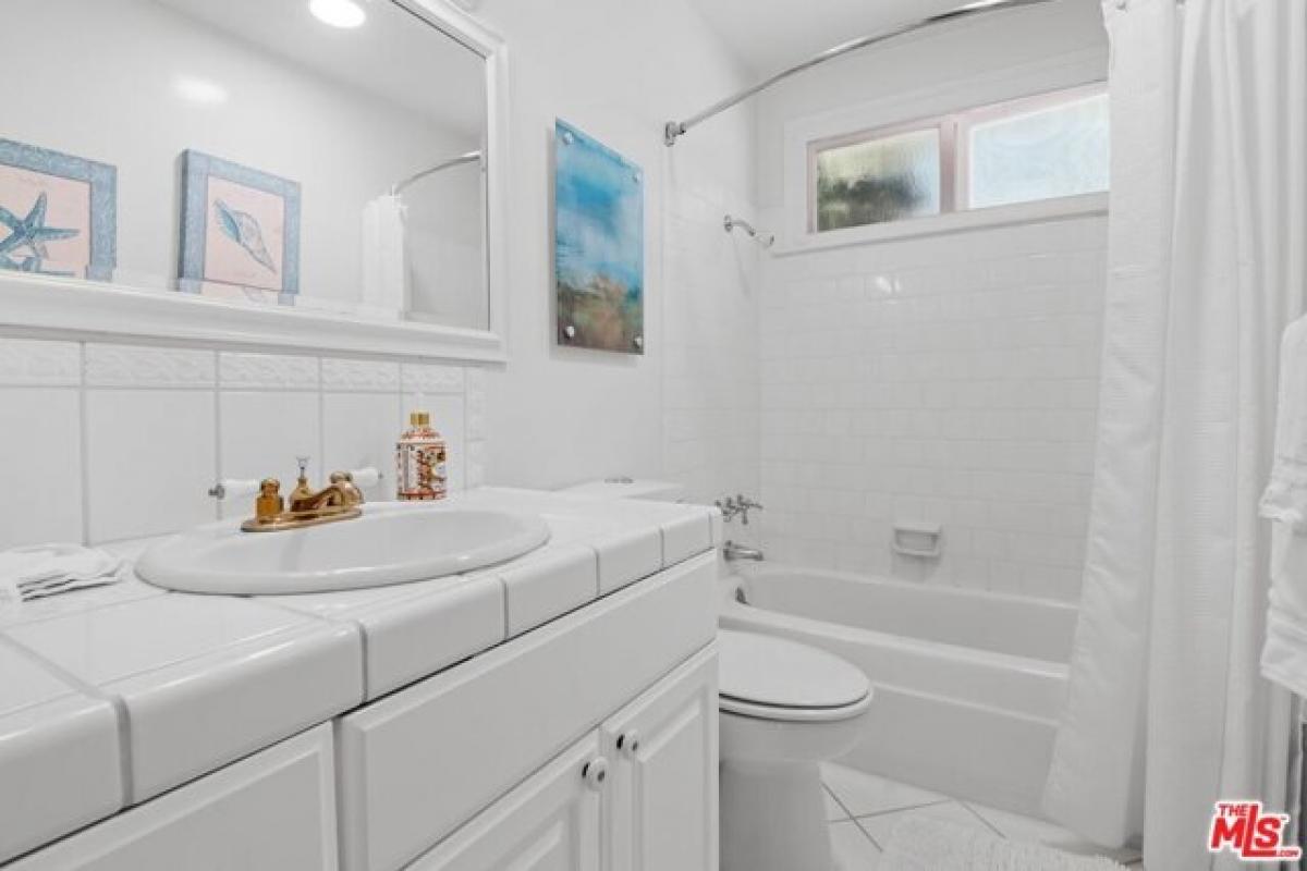 Picture of Home For Sale in Malibu, California, United States