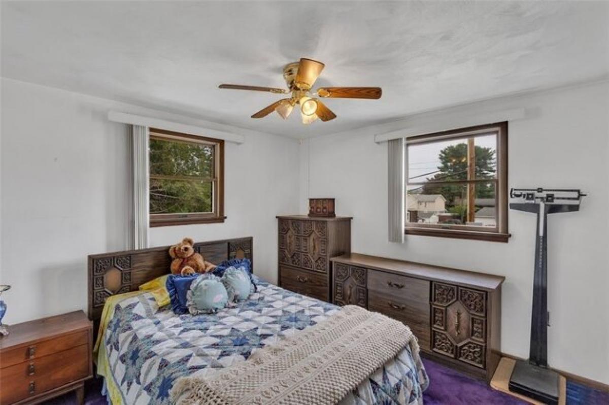 Picture of Home For Sale in New Stanton, Pennsylvania, United States