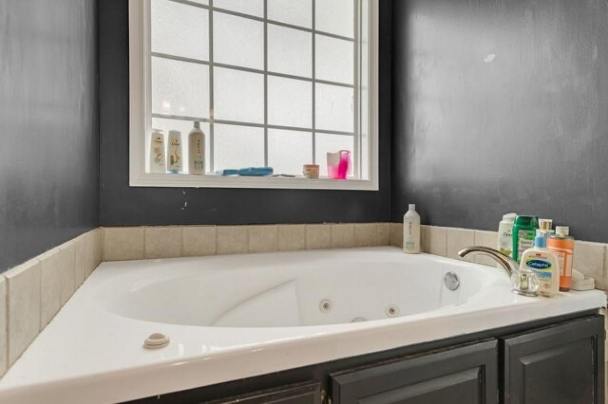 Picture of Home For Sale in Portland, Tennessee, United States