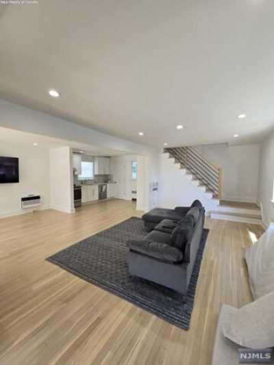 Home For Rent in Tenafly, New Jersey